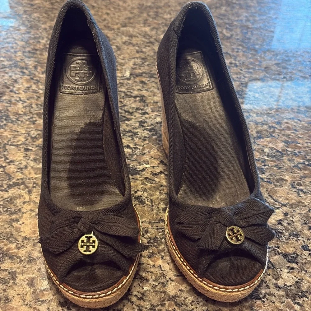 Tory Burch “Jackie” wedge espadrilles size 9B.